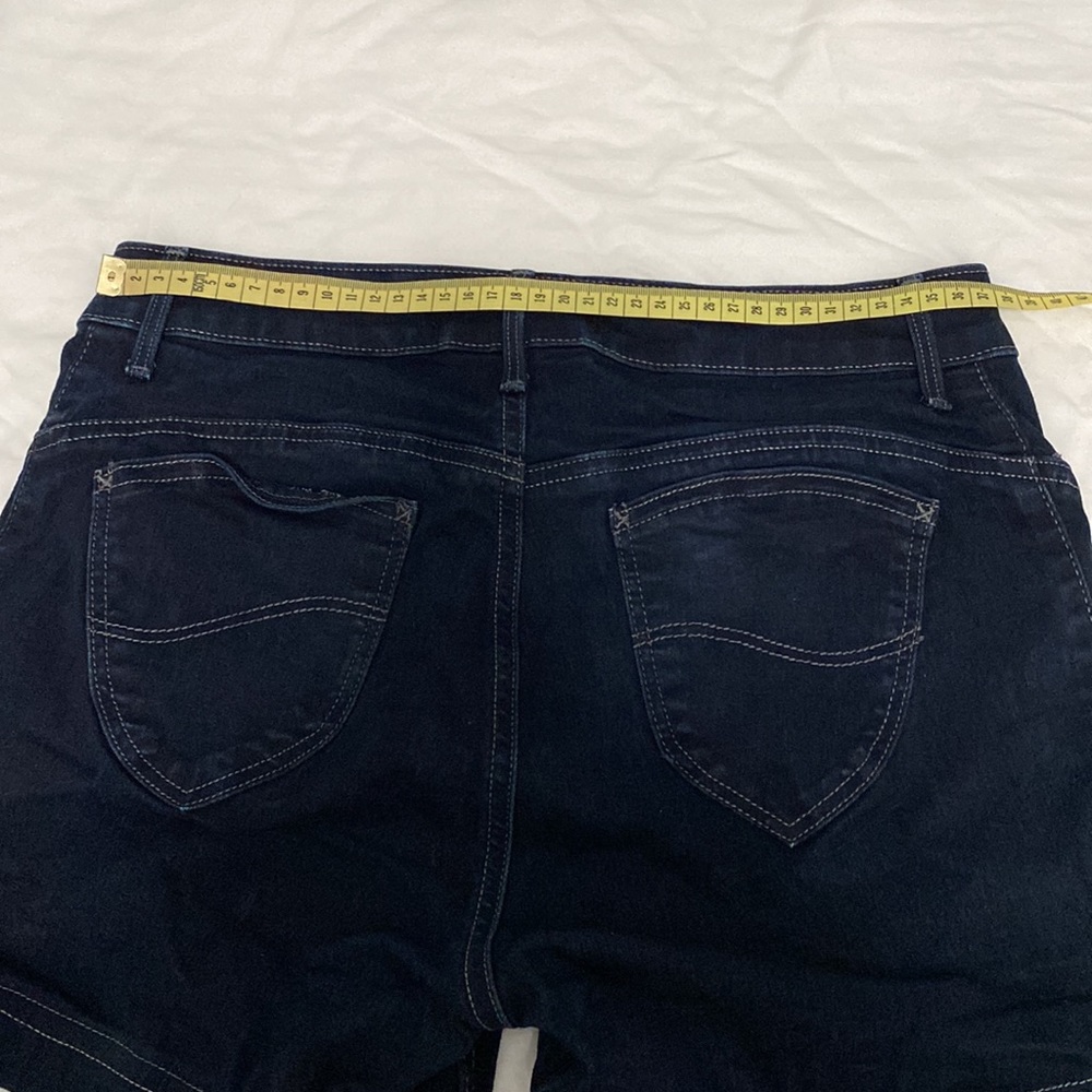 LEE Riders - Picture 4 of 4